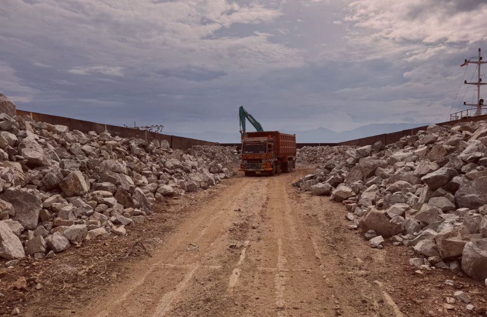 Andesit Group Stone Mining